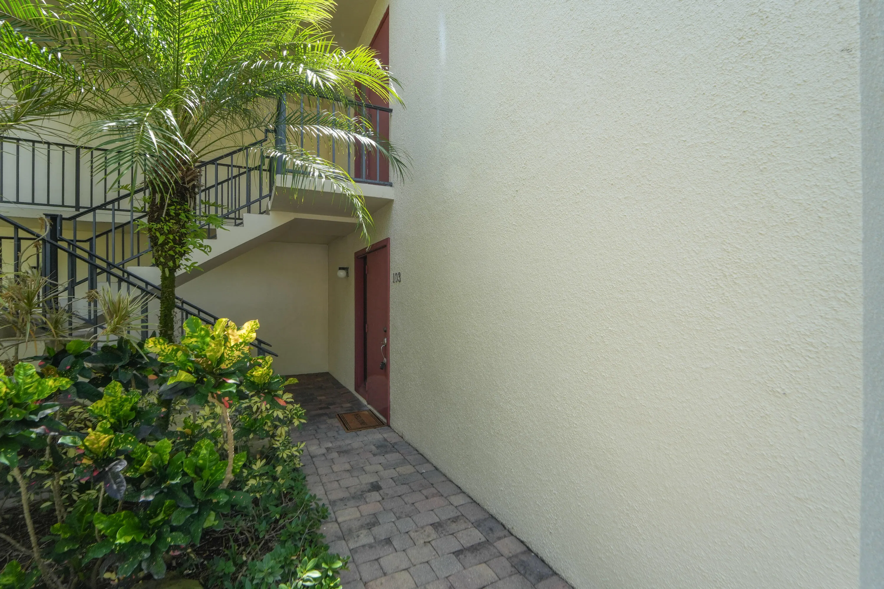 1st floor door