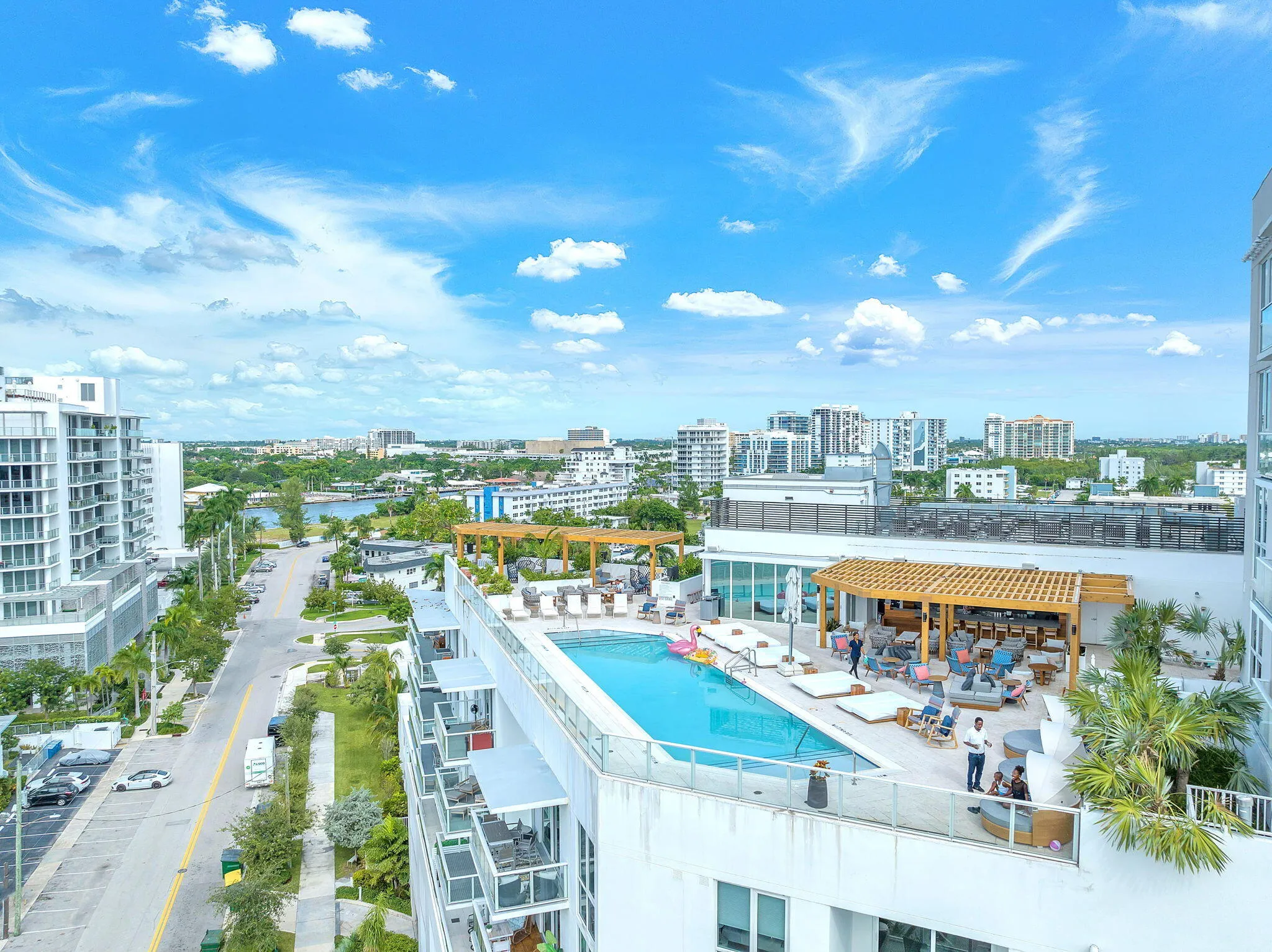 TH Roof Pool