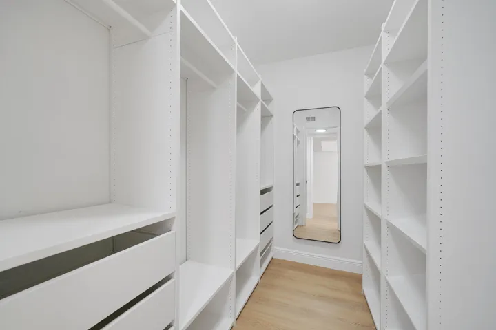 Walk in closet