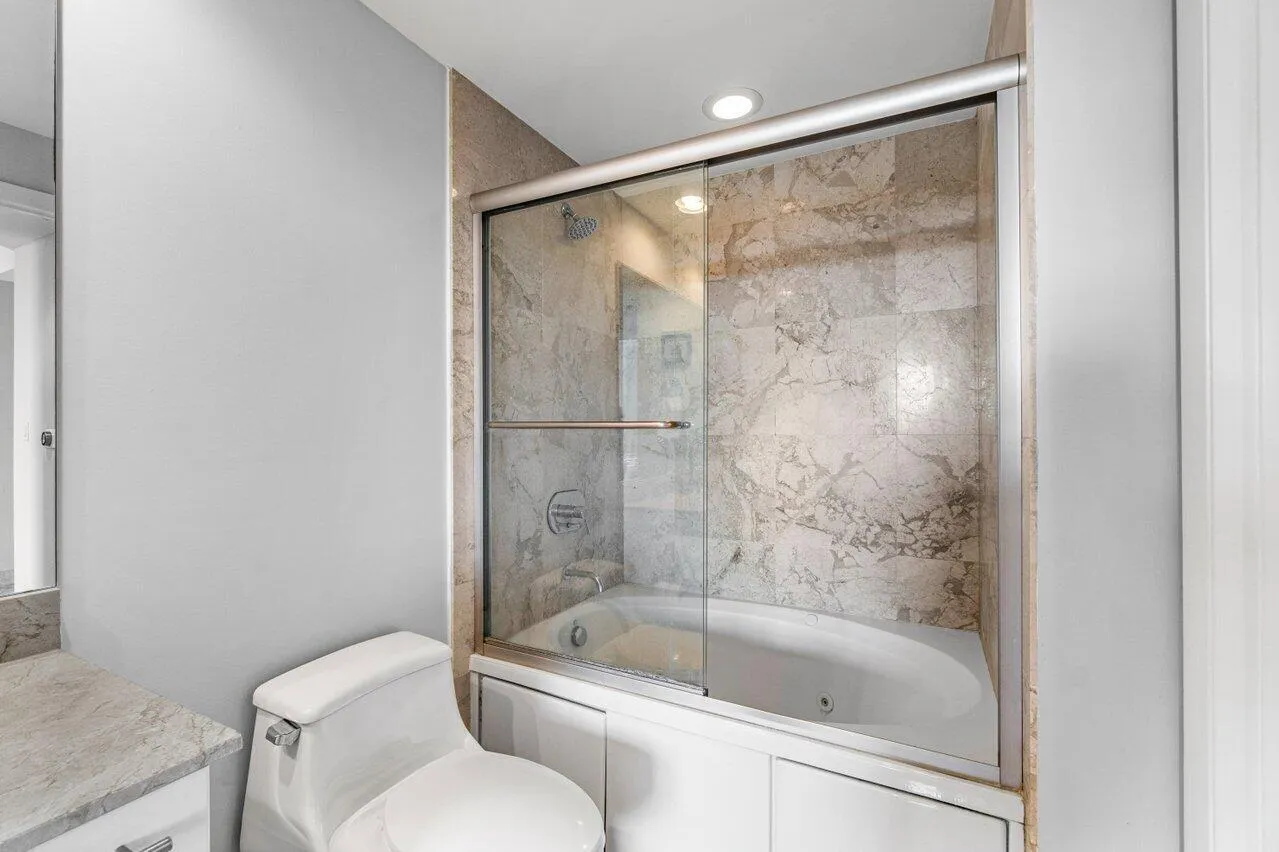 Bathroom with Spa Tub / Shower
