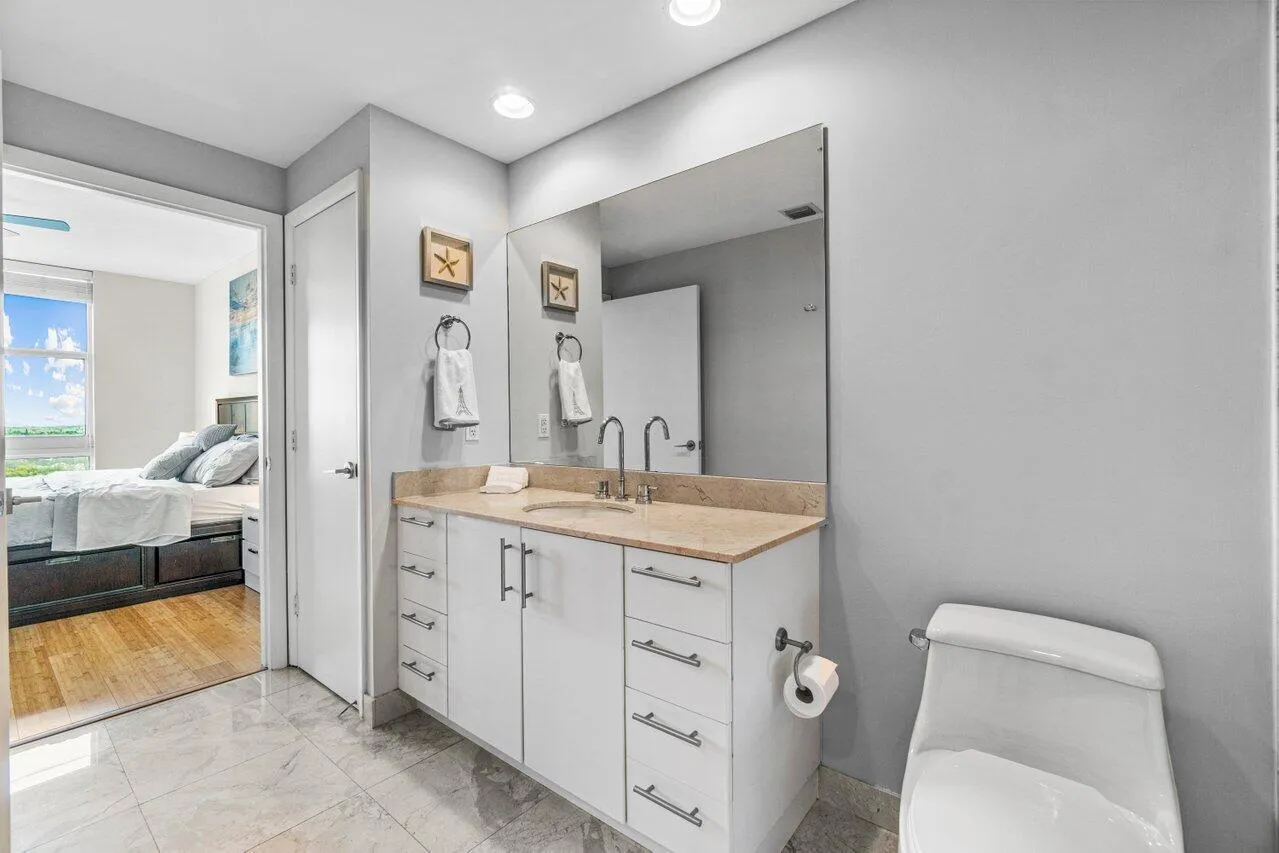 Bathroom with Spa Tub / Shower