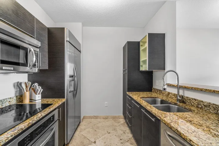 Kitchen with All S/S Appliances