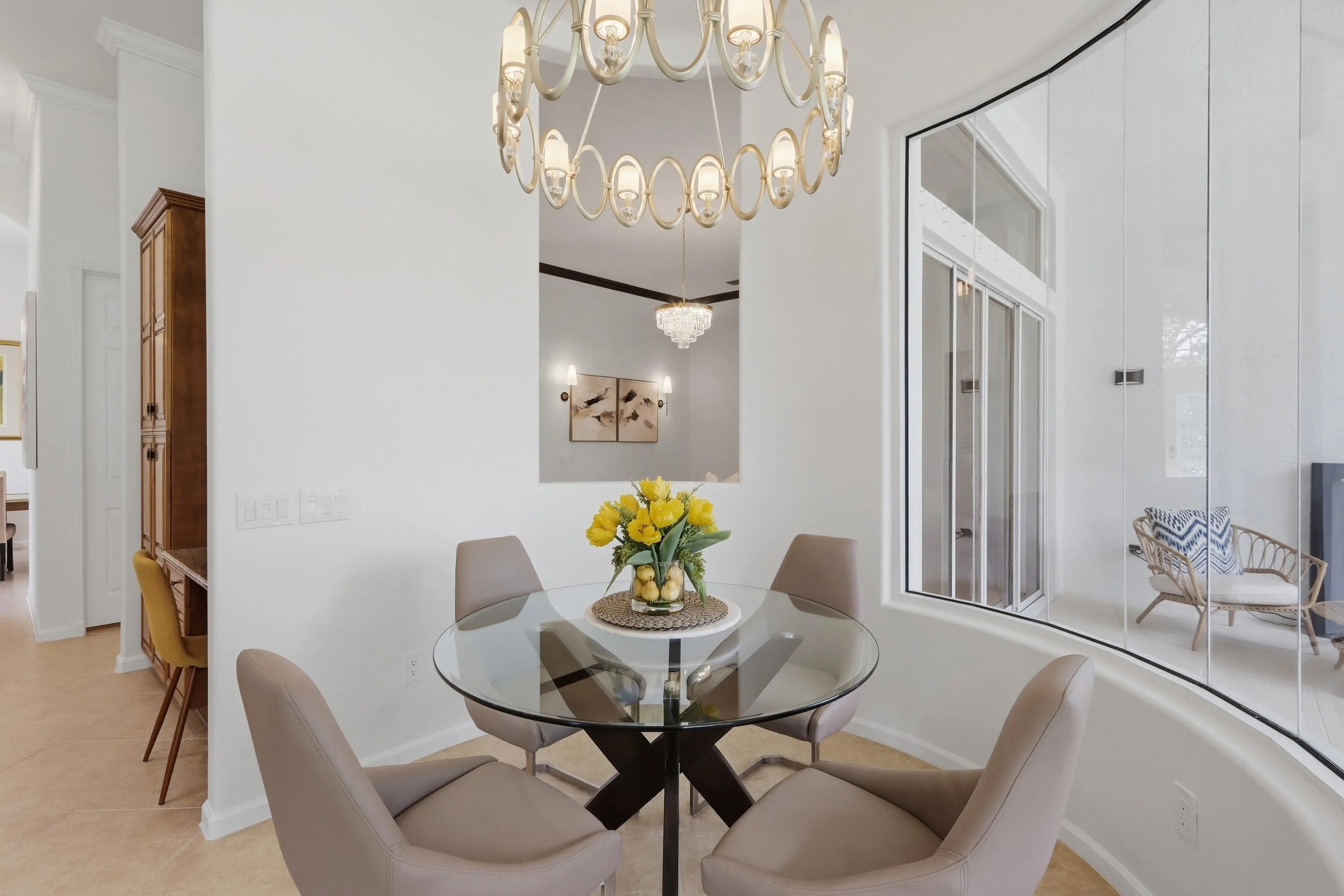 Eat-In Kitchen
