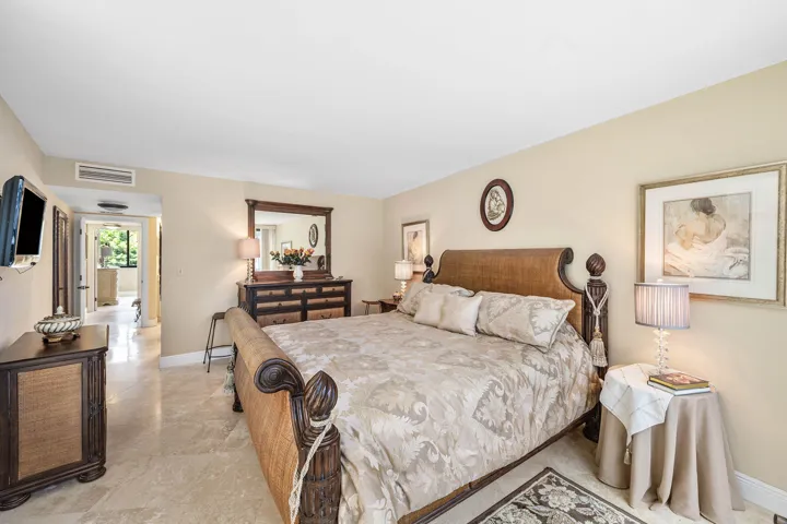 029-6885NorthOceanBoulevard-1040-OceanRi