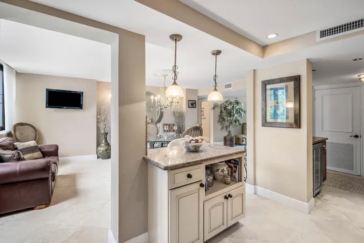 006-6885NorthOceanBoulevard-1040-OceanRi