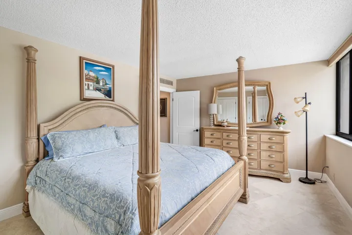 022-6885NorthOceanBoulevard-1040-OceanRi