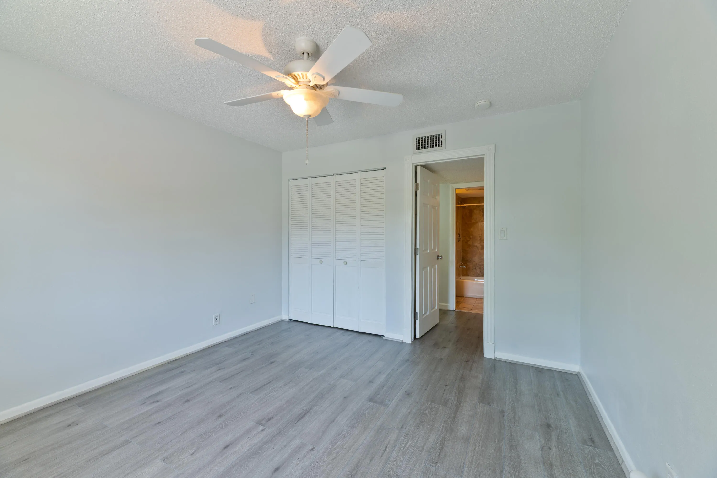 20260815 - 706 SE 2nd Ave 429 - HR-30