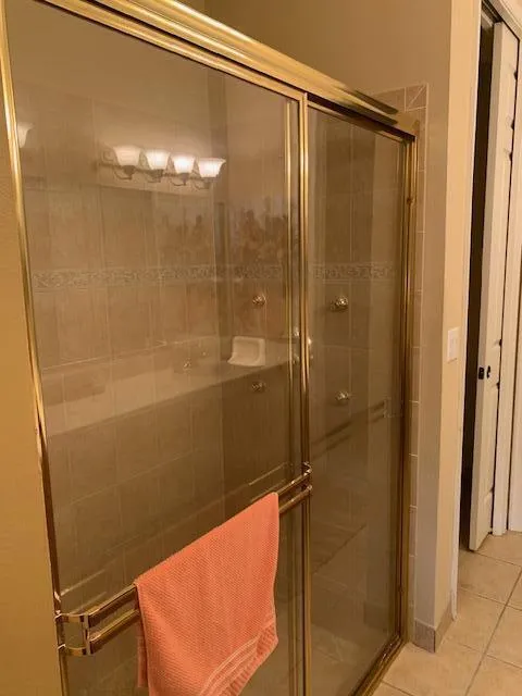MASTER SHOWER