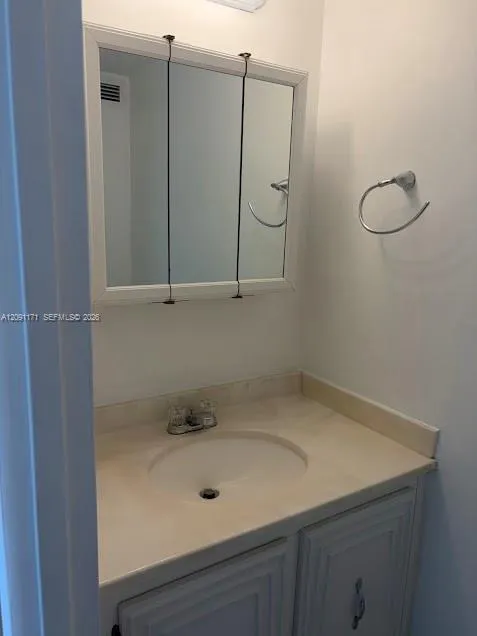 1/2 bath