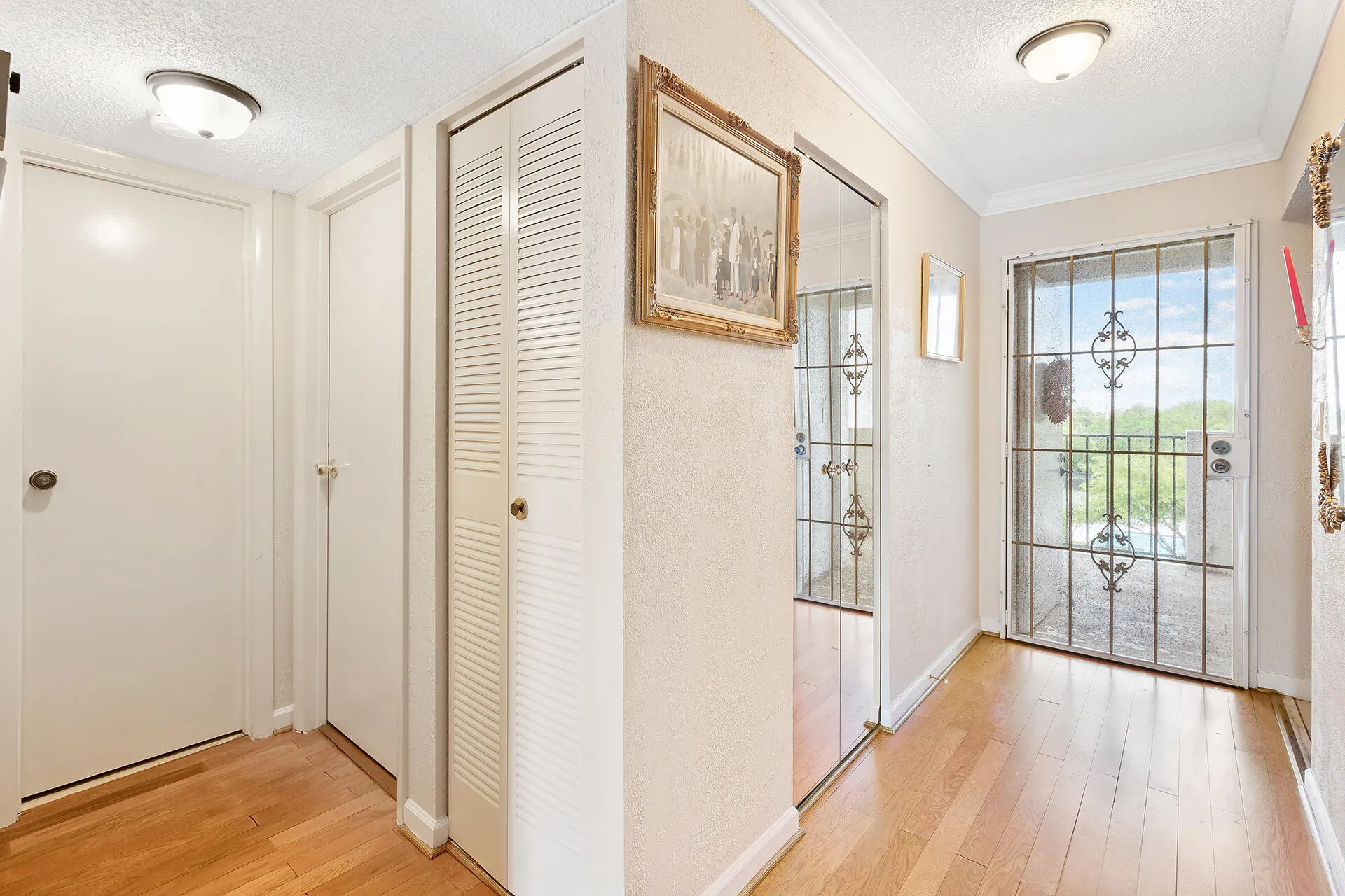 5860 NW 44 St. #502 Lauderhill, FL-30