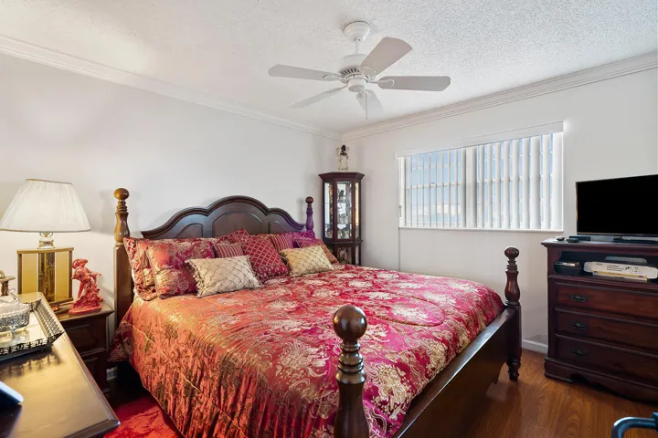 5860 NW 44 St. #502 Lauderhill, FL-27