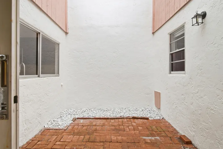 581-NW-47TH-AVE-33445-014