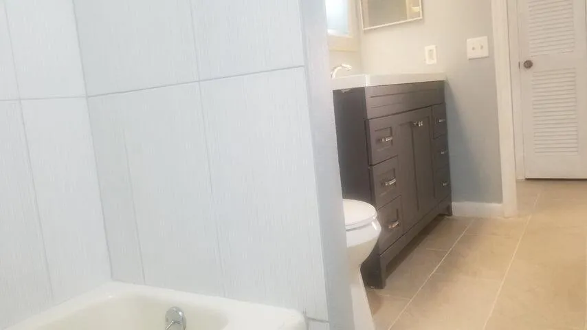 bathroo.
