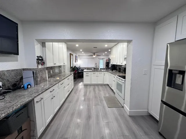 LED lighting throughout main living area.
