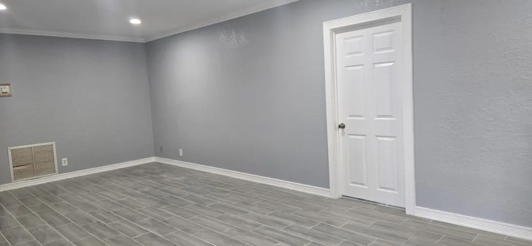 1000324523