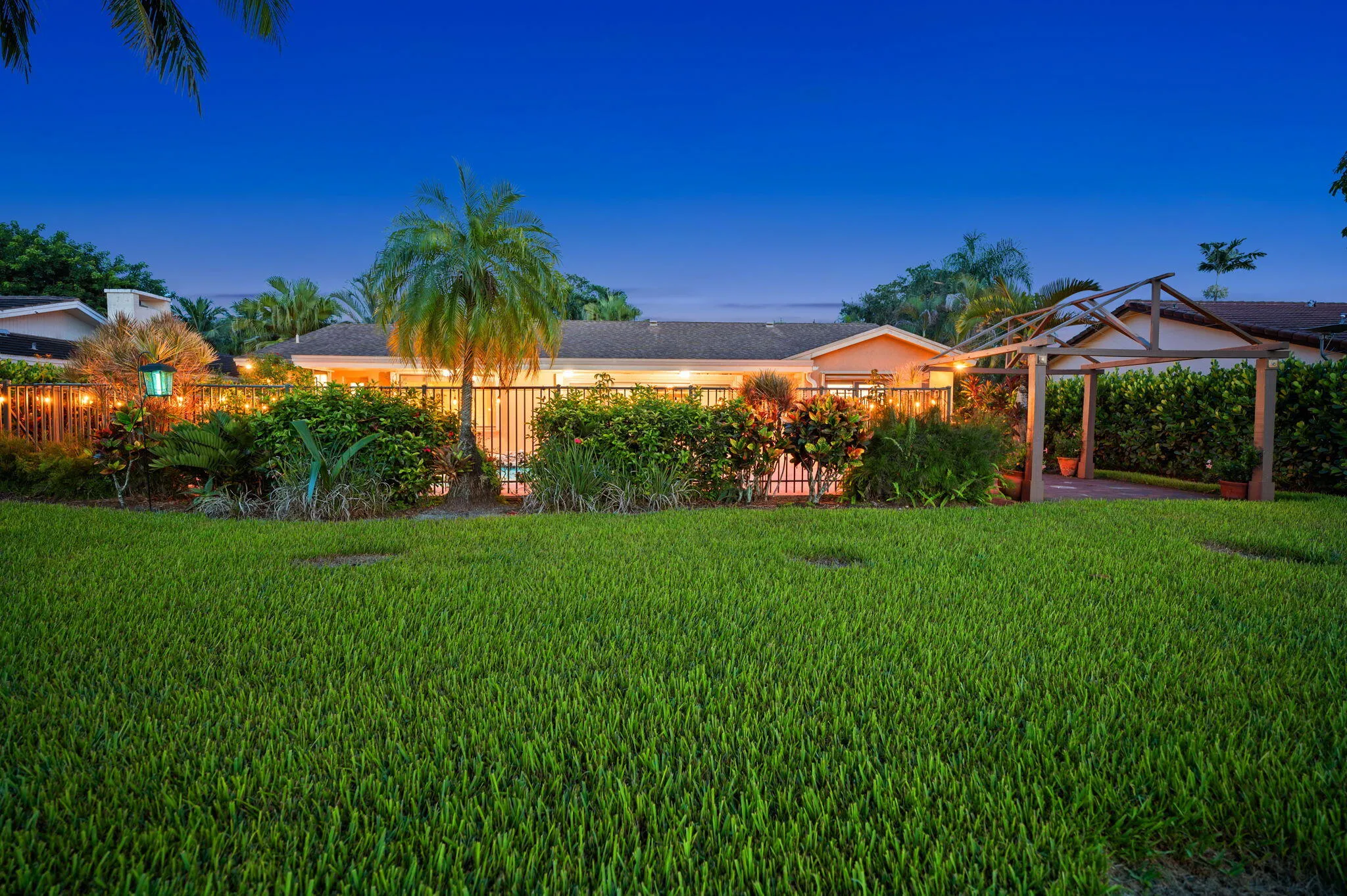 45-web-or-mls-11713-spinnaker-way