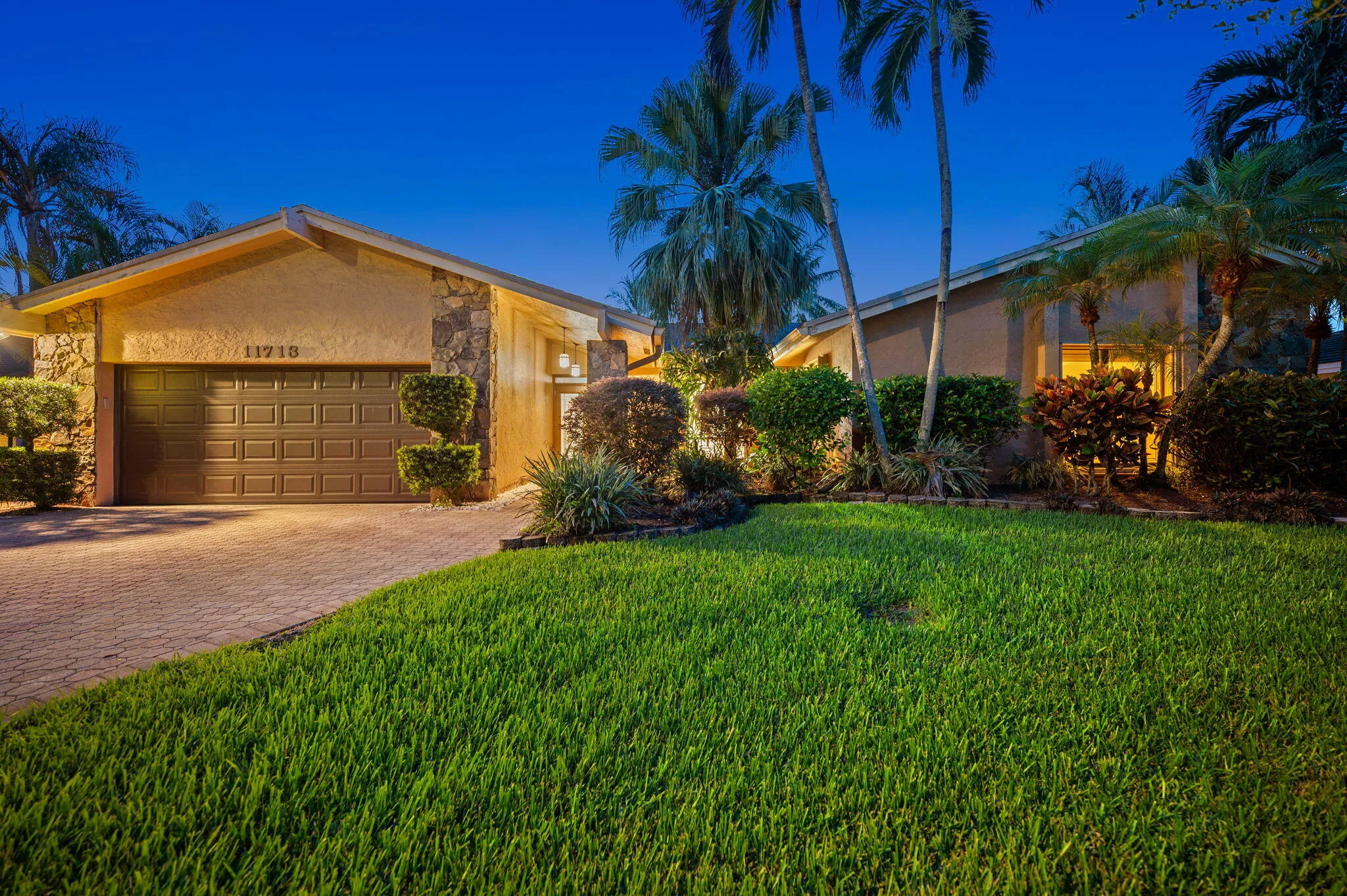 7-web-or-mls-11713-spinnaker-way