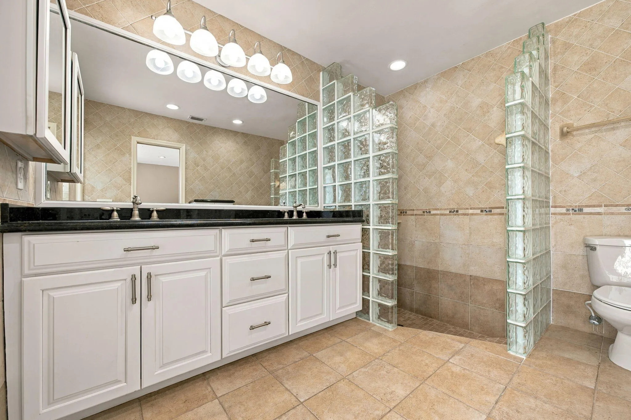 21-web-or-mls-11713-spinnaker-way