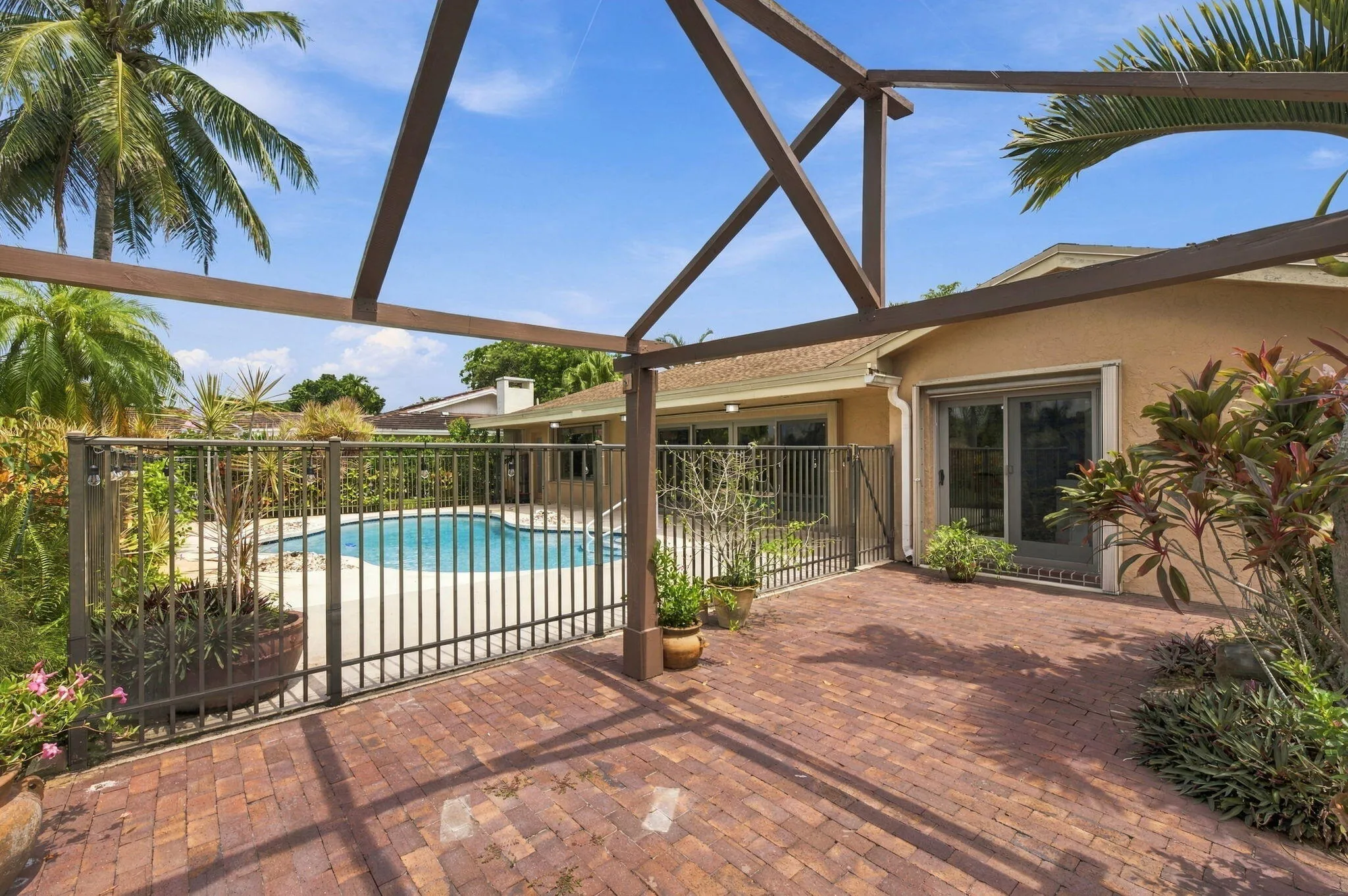 41-web-or-mls-11713-spinnaker-way