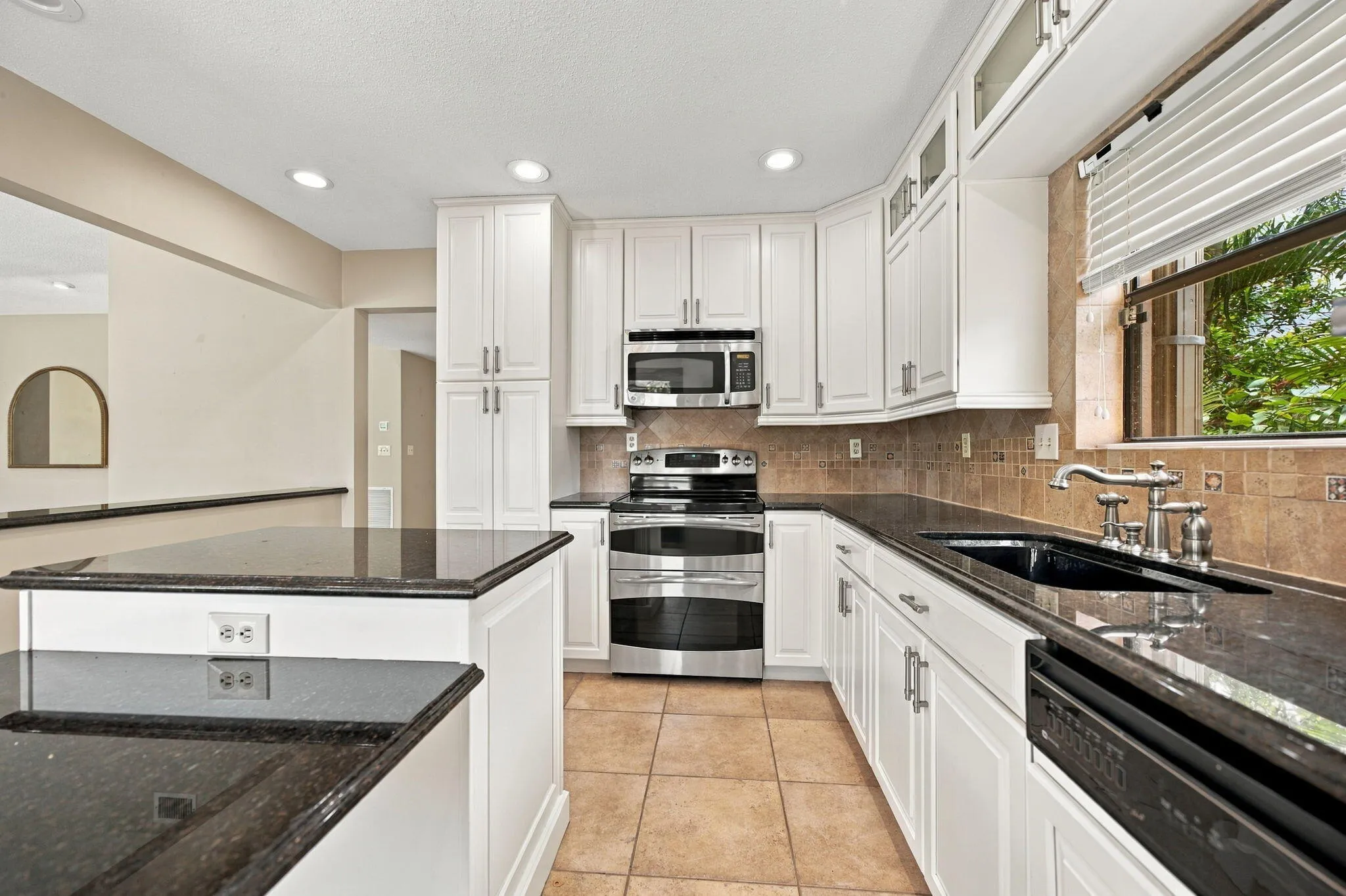 18-web-or-mls-11713-spinnaker-way