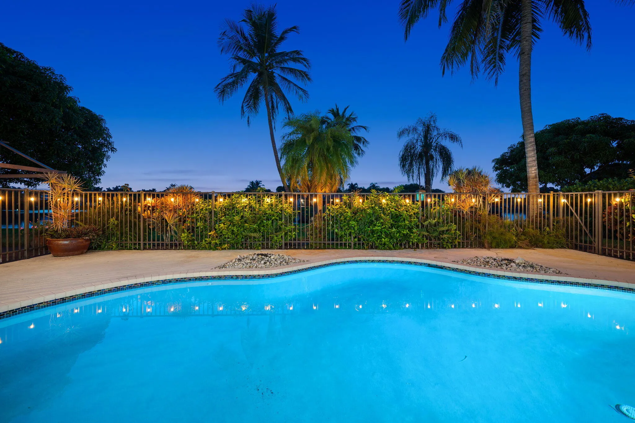37-web-or-mls-11713-spinnaker-way