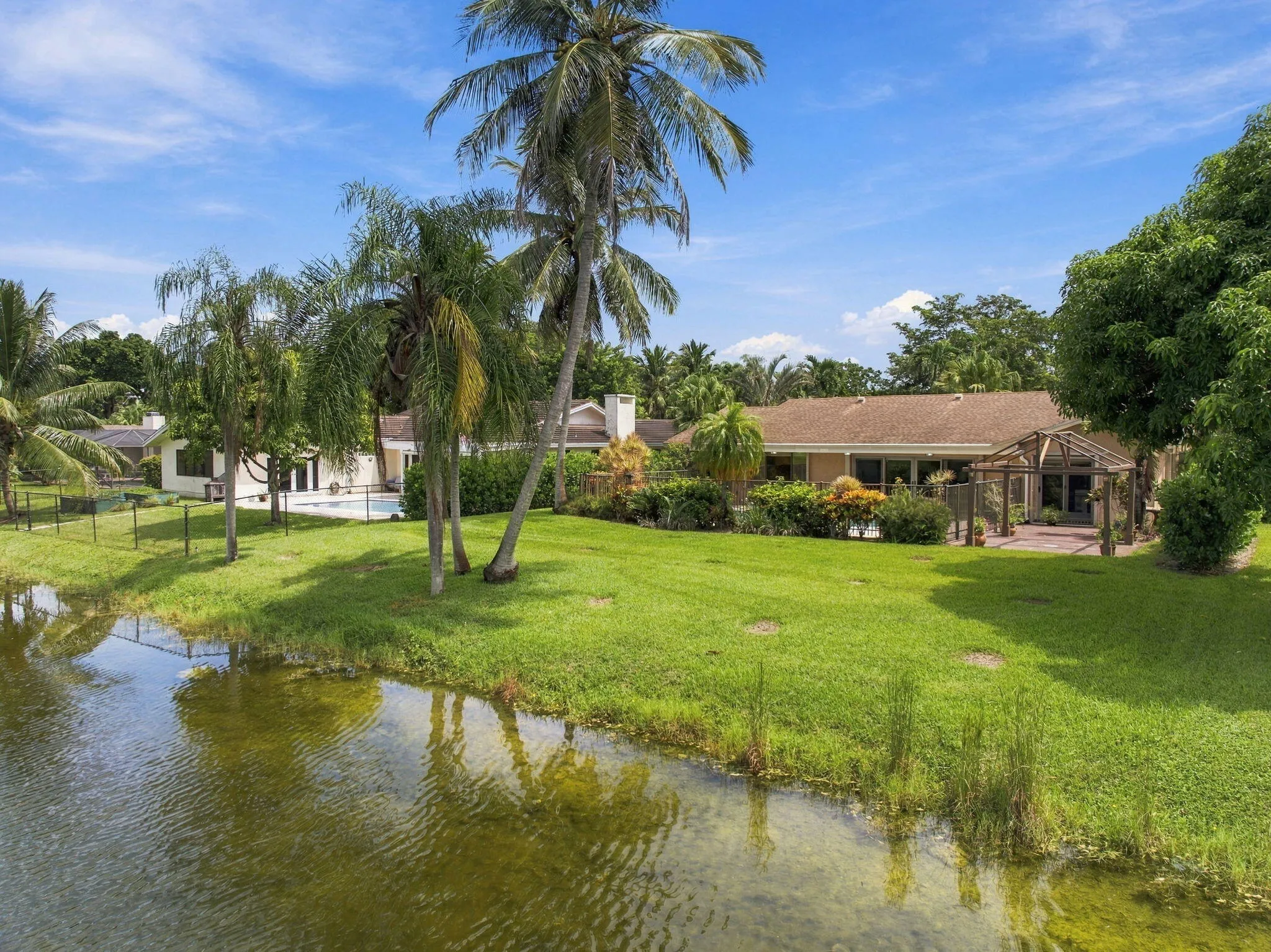 52-web-or-mls-11713-spinnaker-way