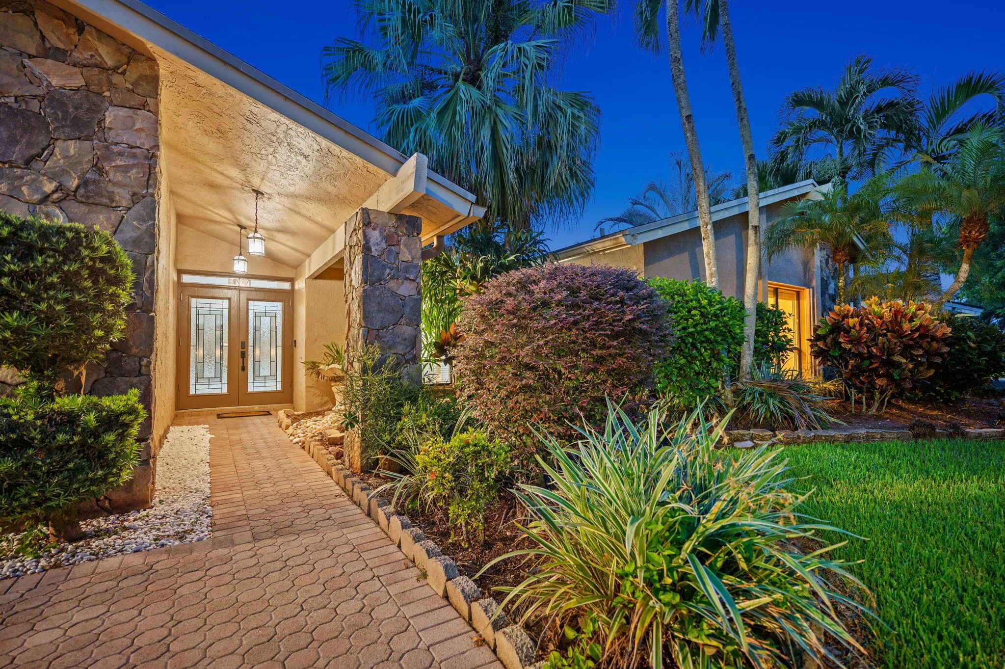 9-web-or-mls-11713-spinnaker-way