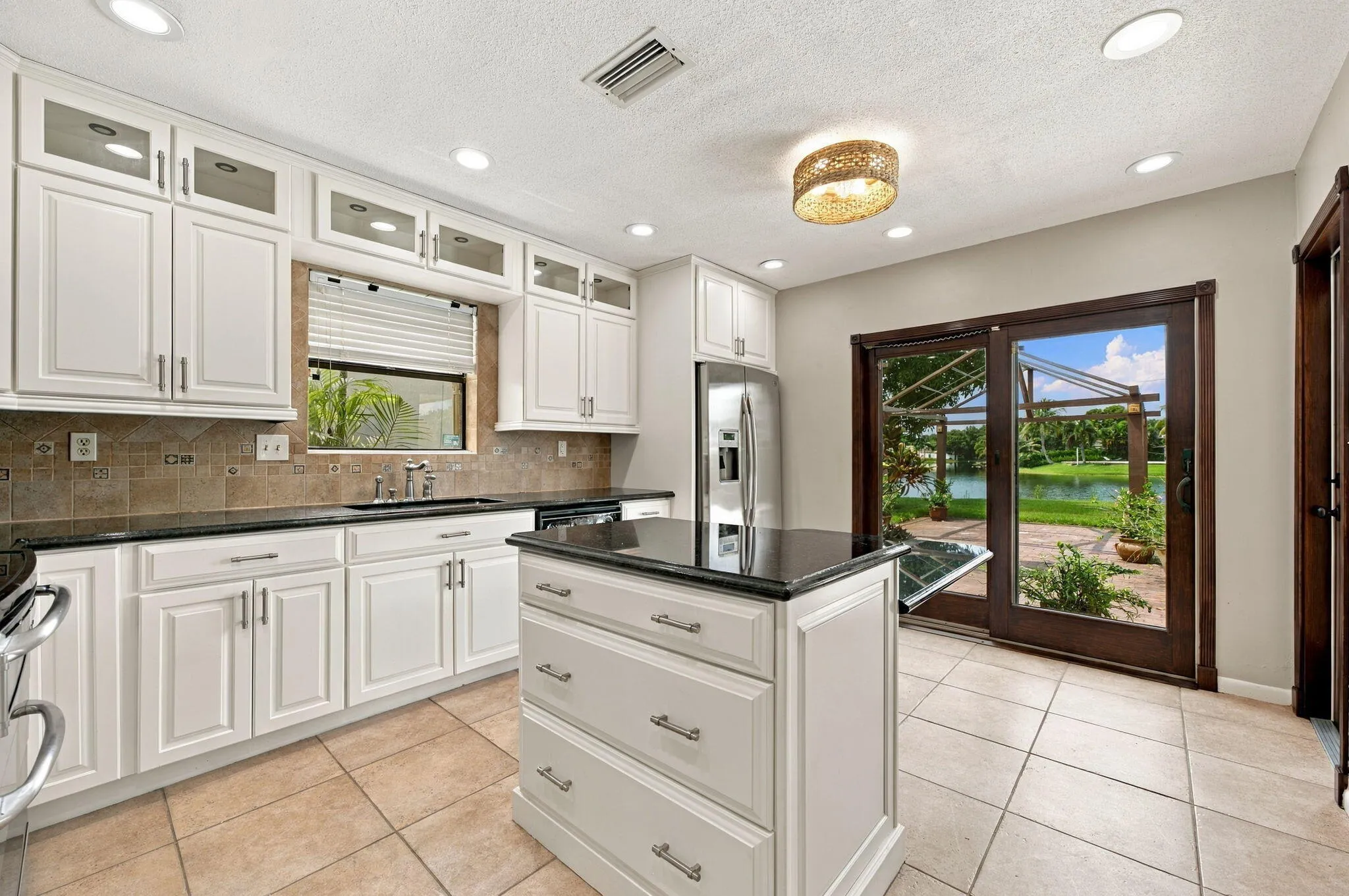 16-web-or-mls-11713-spinnaker-way