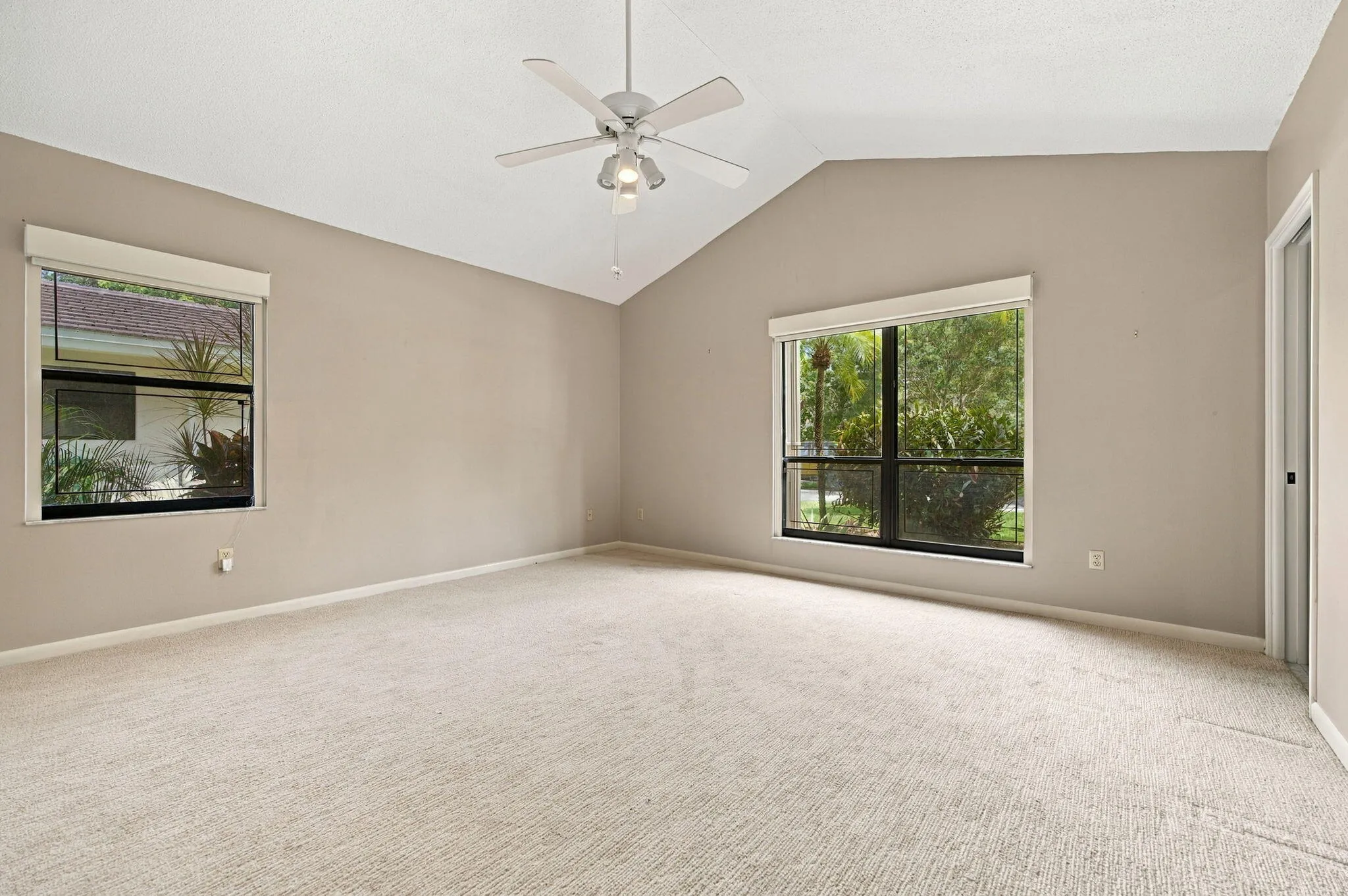 28-web-or-mls-11713-spinnaker-way