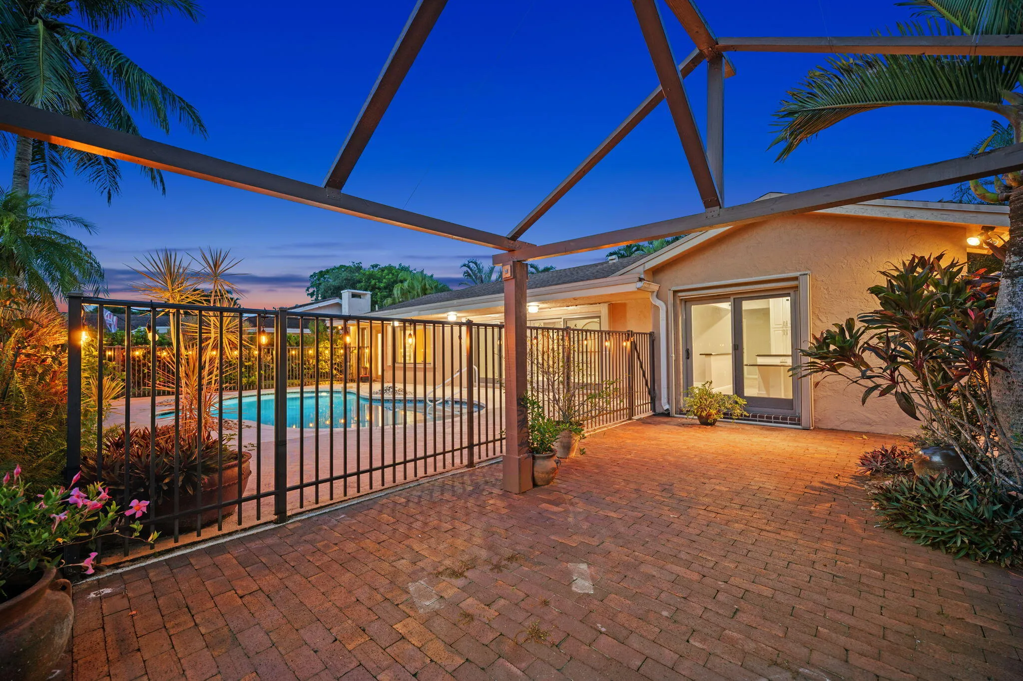 42-web-or-mls-11713-spinnaker-way
