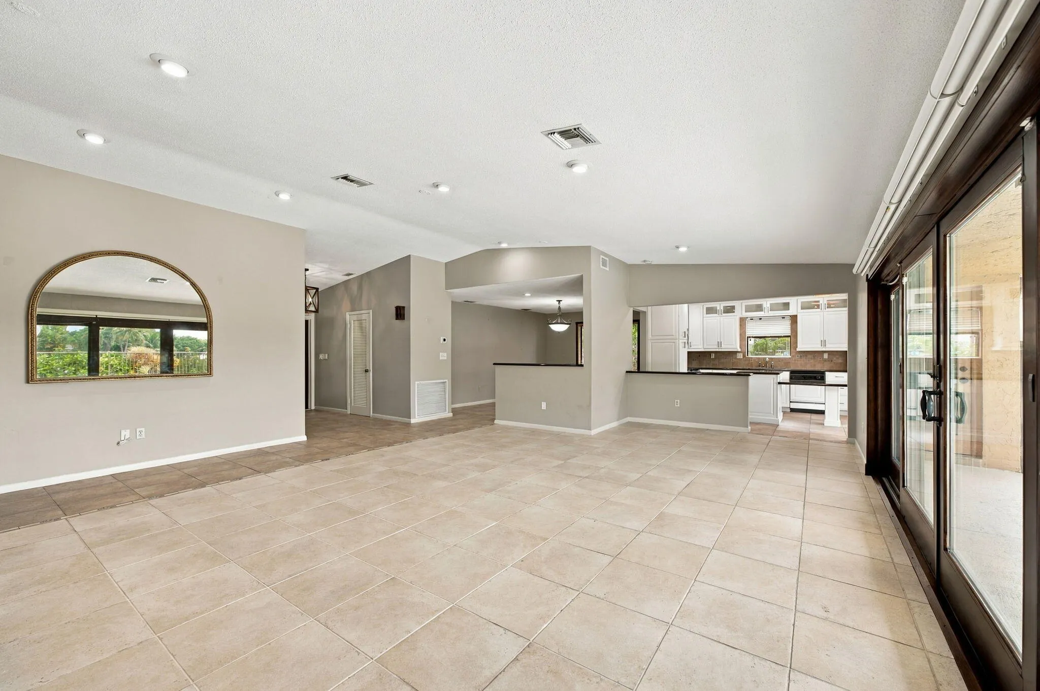 11-web-or-mls-11713-spinnaker-way