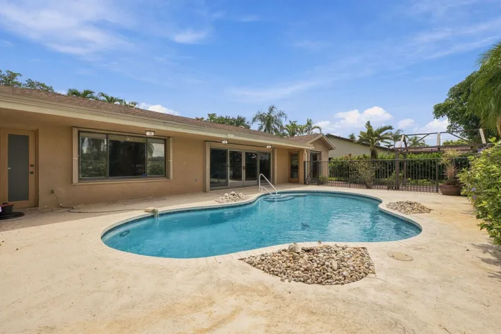 35-web-or-mls-11713-spinnaker-way