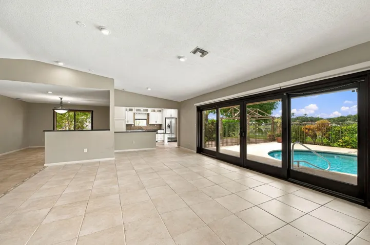 13-web-or-mls-11713-spinnaker-way