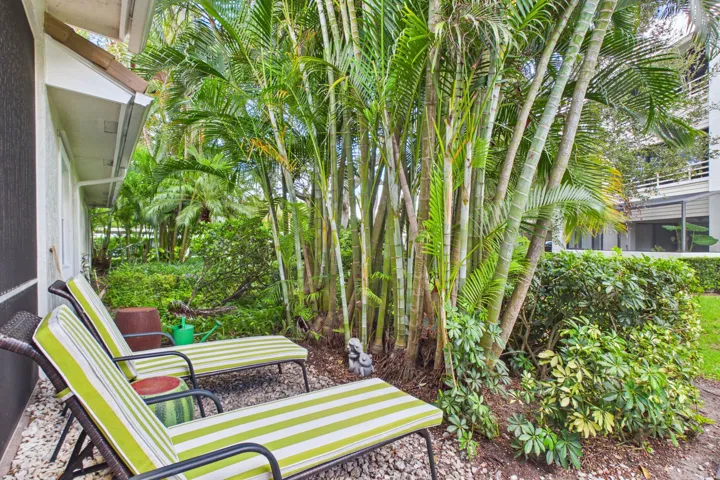 Rear garden sitting area 2