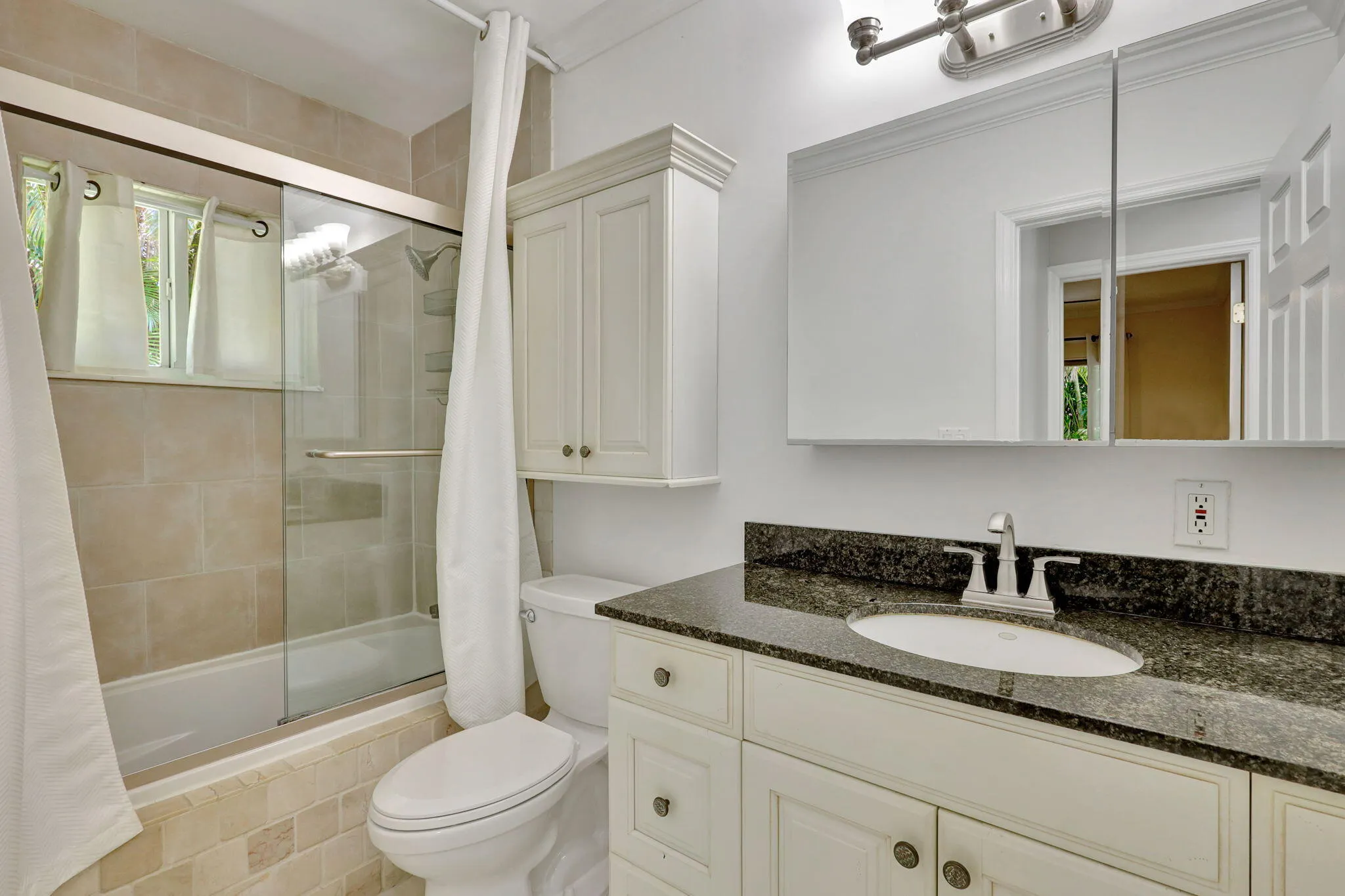 2nd Bathroom