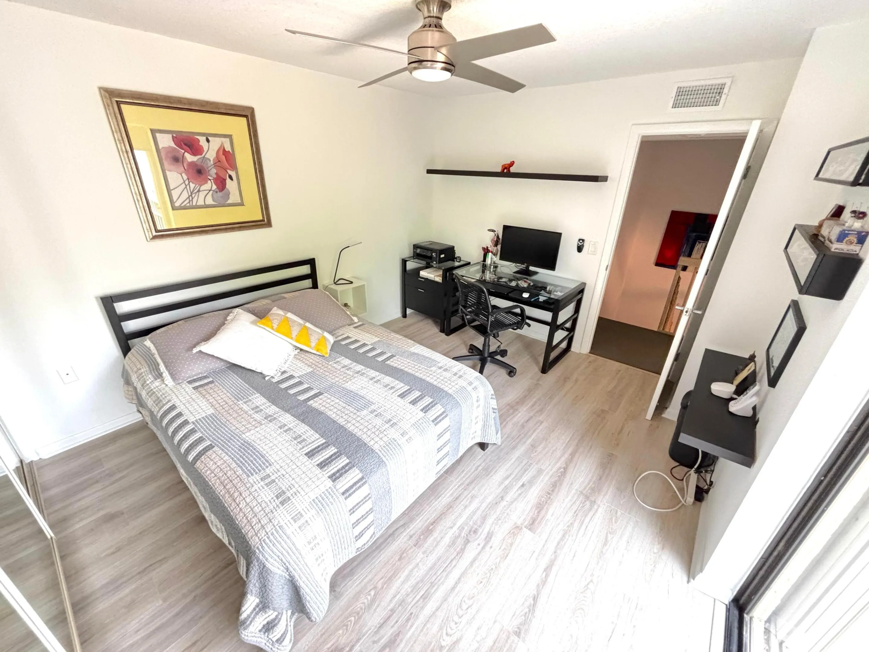 BEDROOM 2