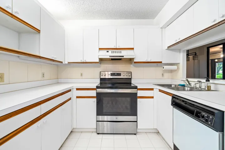 10661 NW 14th St #235 08_resized
