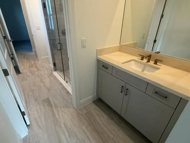 JACK AND JILL BATHROOM - EACH GUEST BEDROOM HAS THEIR OWN VANITY