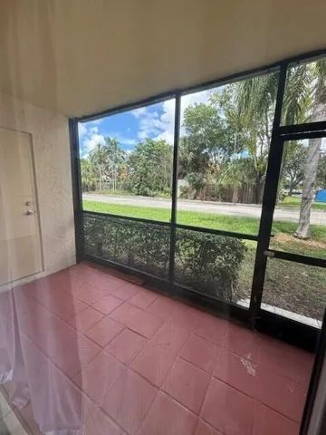 lanai living room access