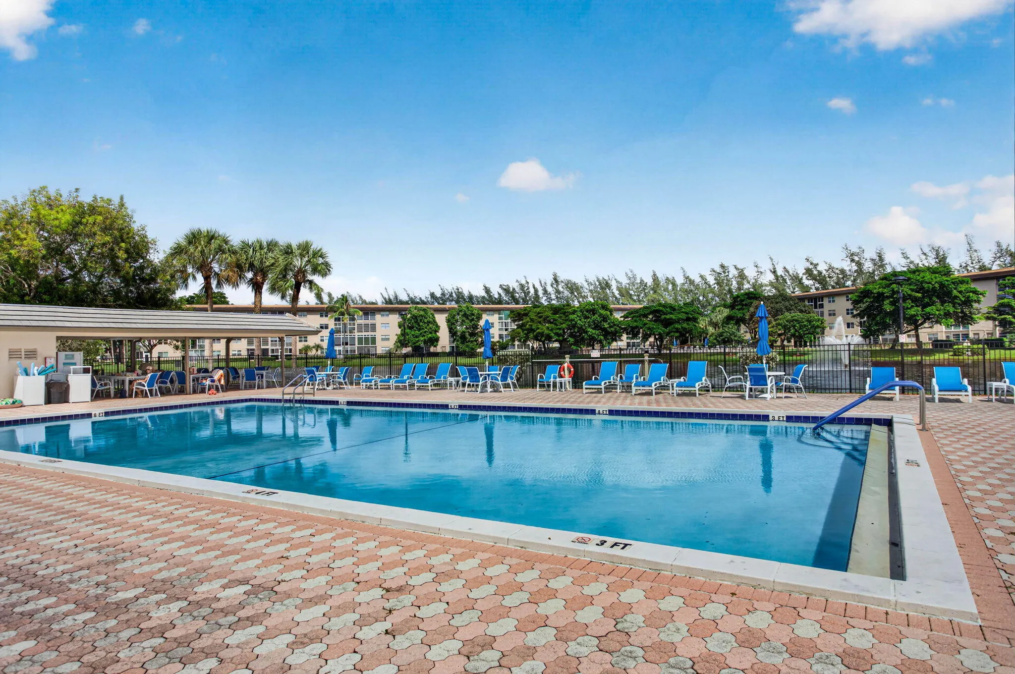 ELEUTHERA POOL & BBQ