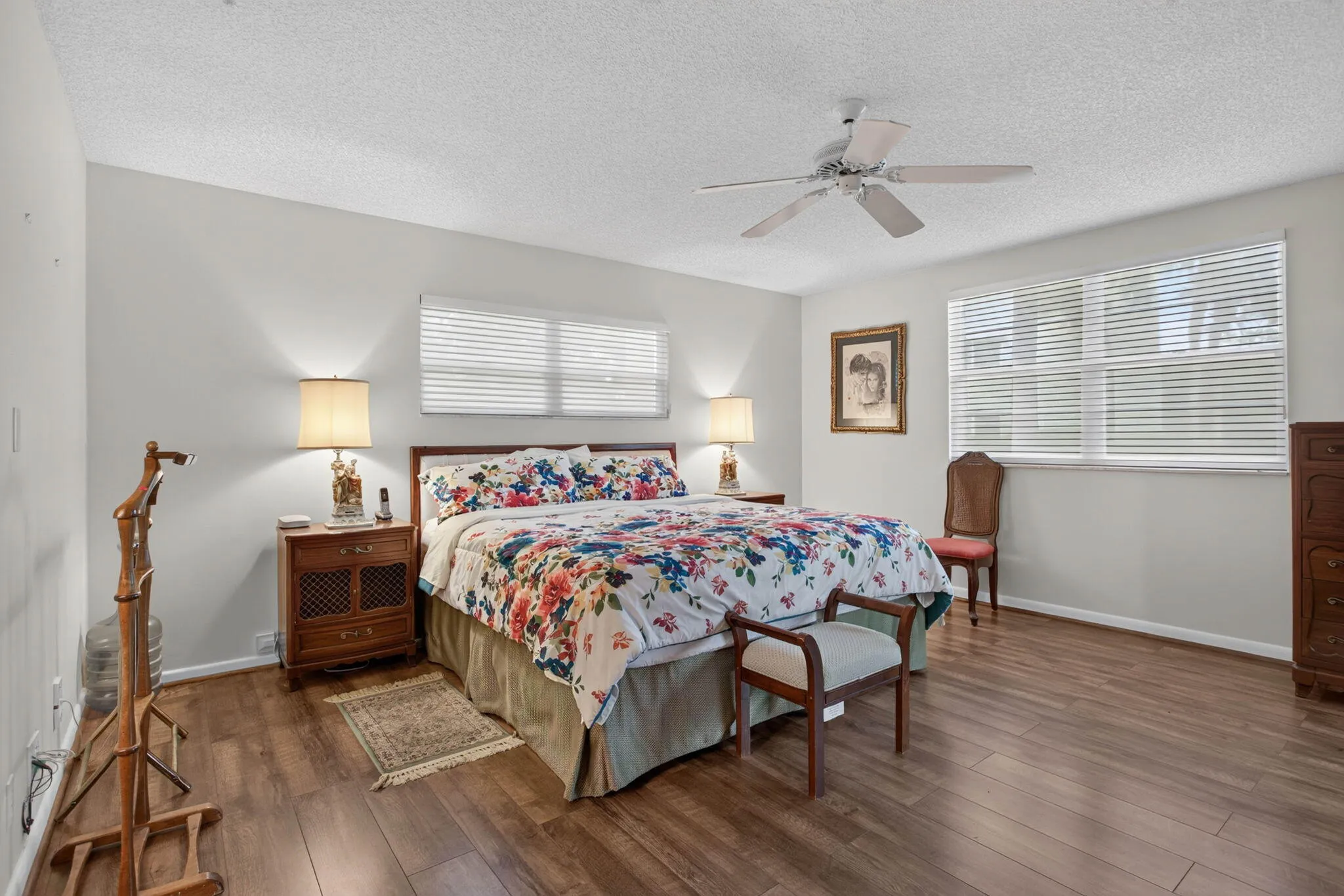 MAIN BEDROOM
