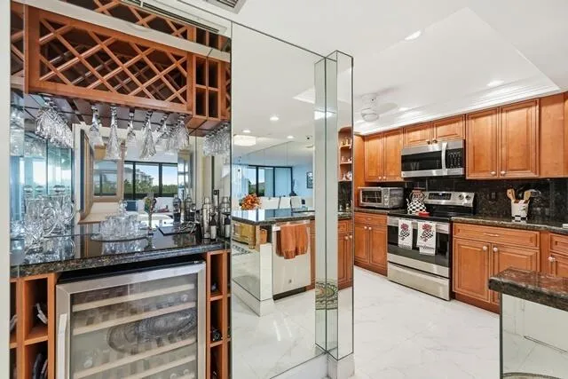 Bar / Kitchen