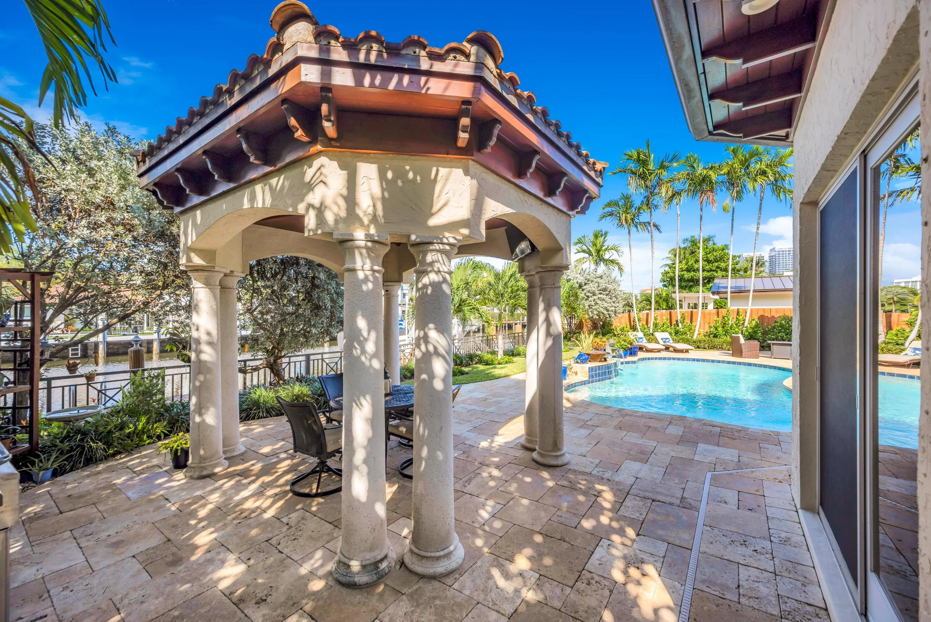 2507 BARCELONA DR-19