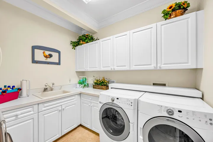 2507 BARCELONA DR-84