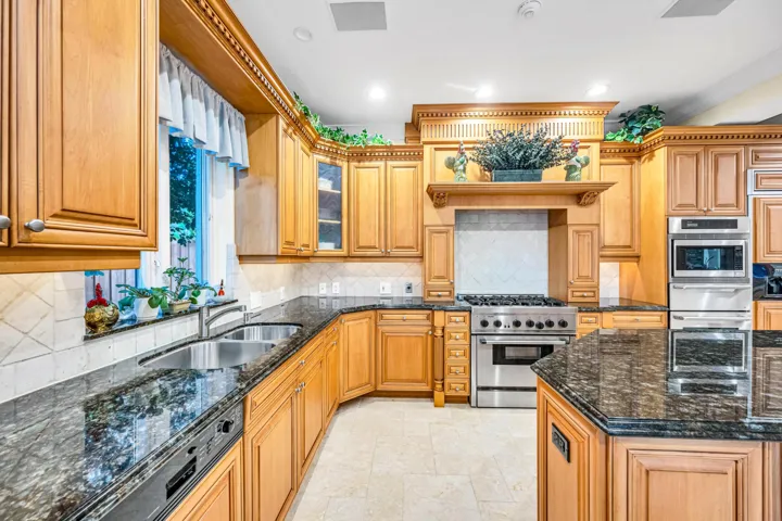 2507 BARCELONA DR-58