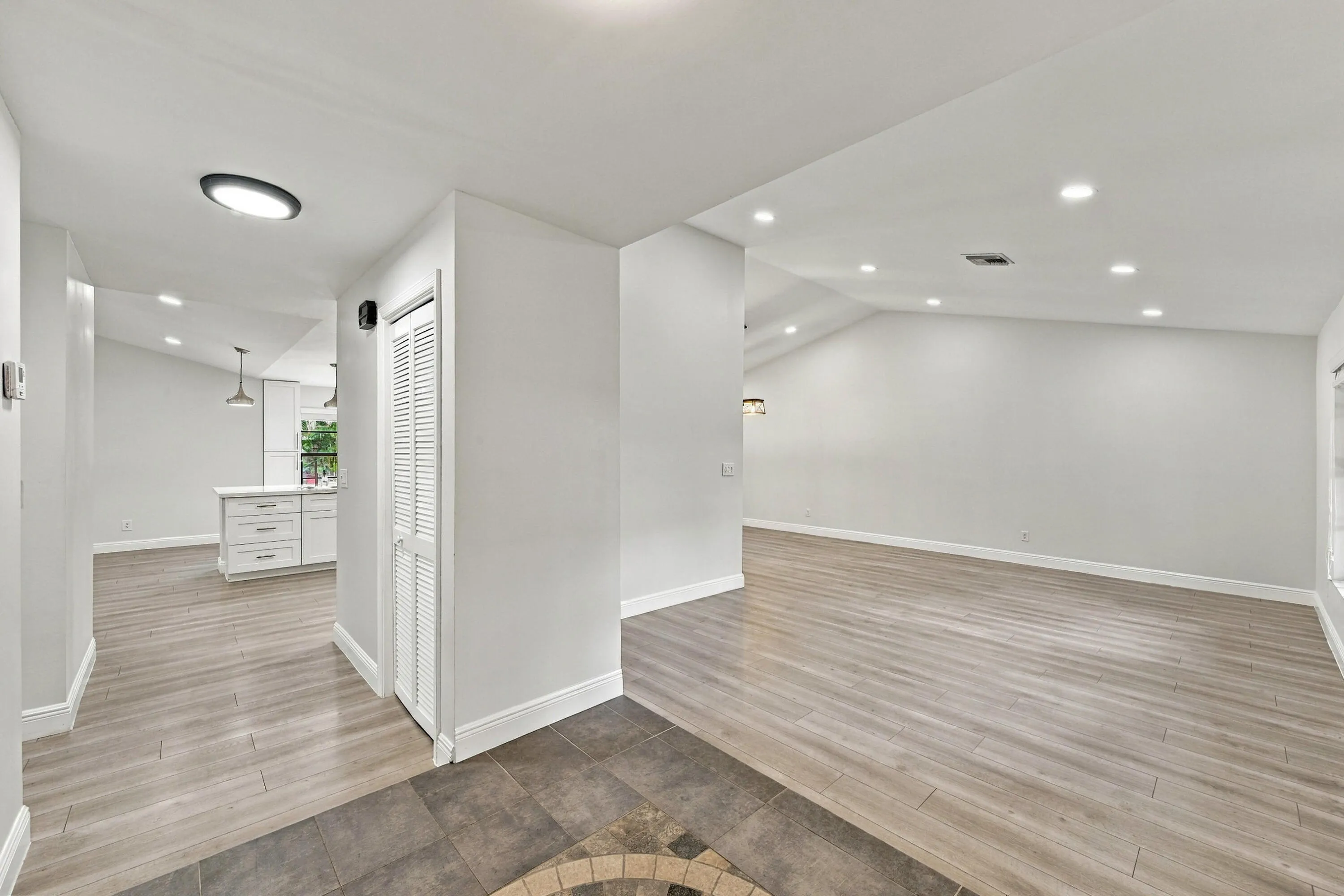 Entrance / Foyer