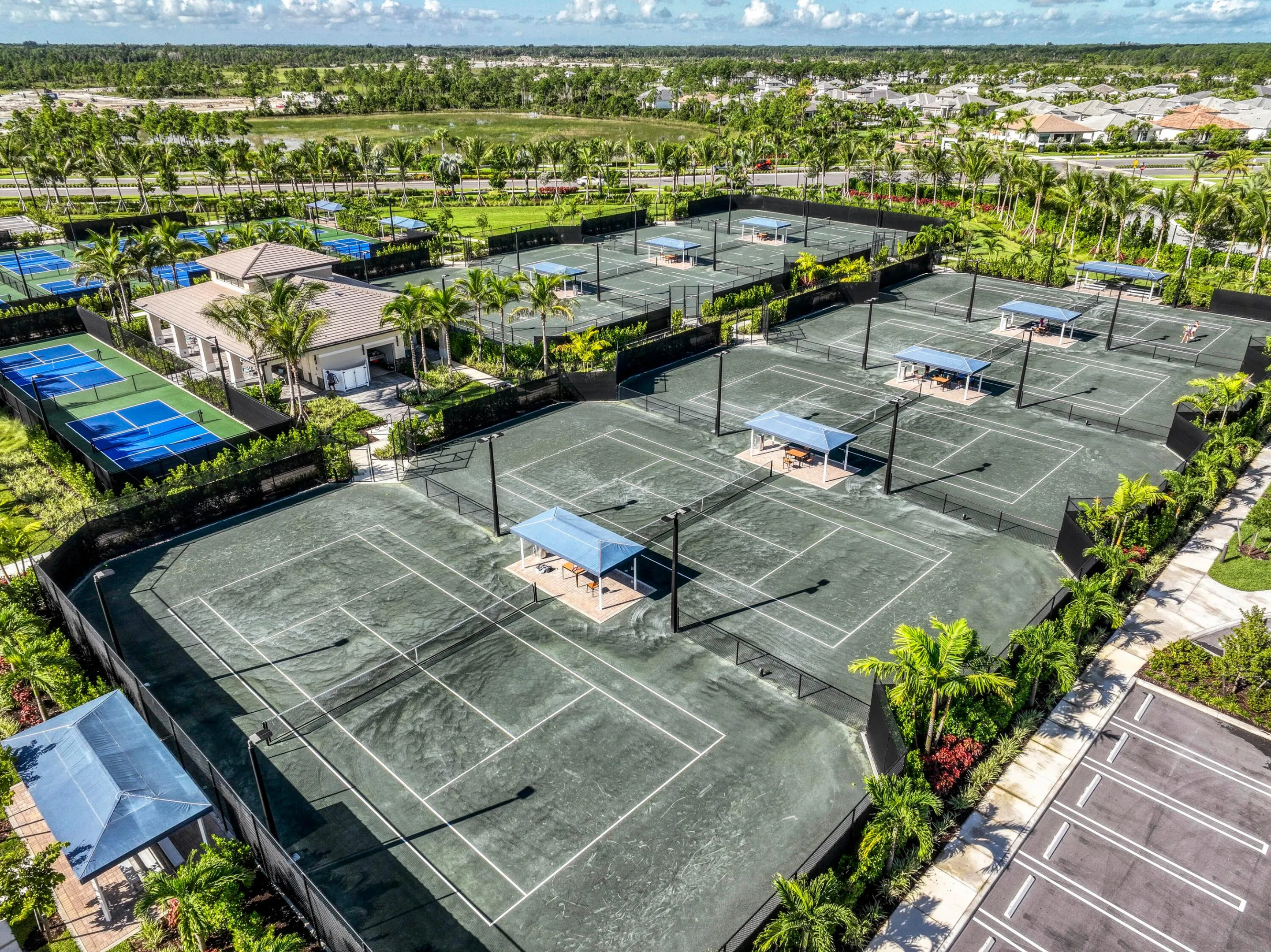 9 Tennis Courts