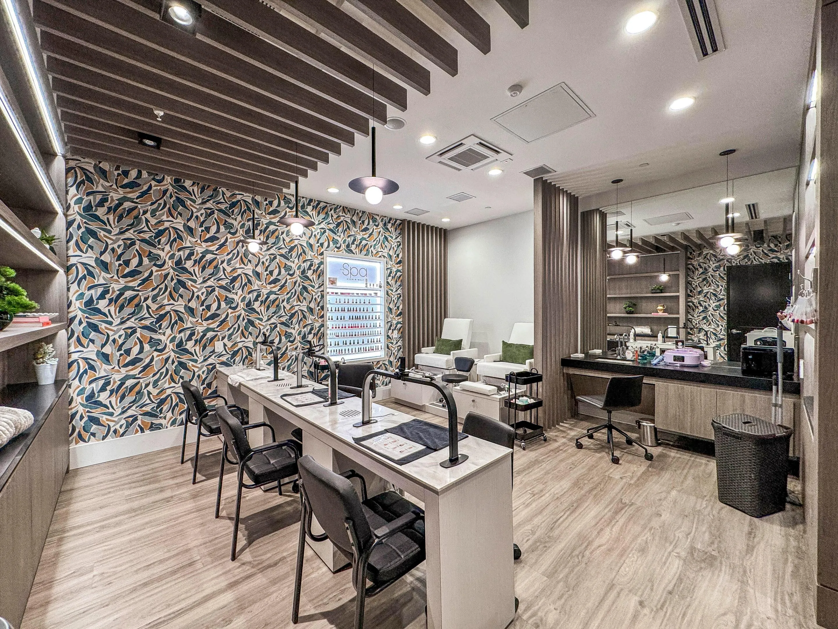 Full Service Salon & Spa