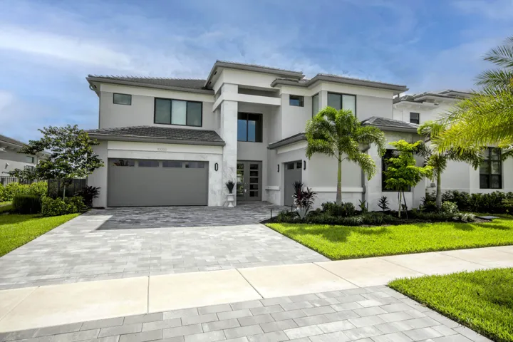 3 Car Garage