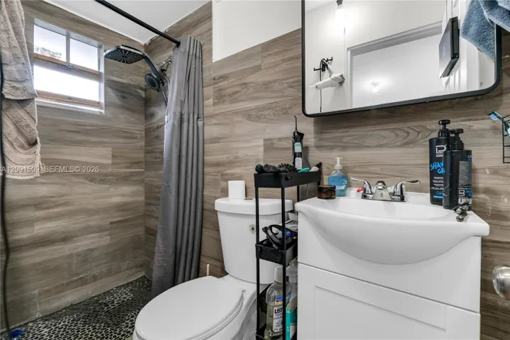 guest house bathroom